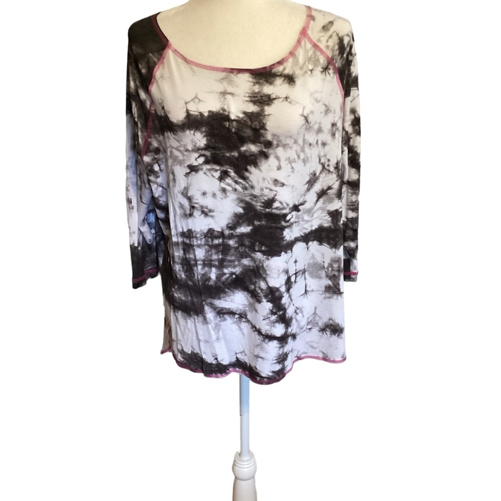 SNOSKINS Abstract Pullover Top In Medium EUC - Picture 4 of 7